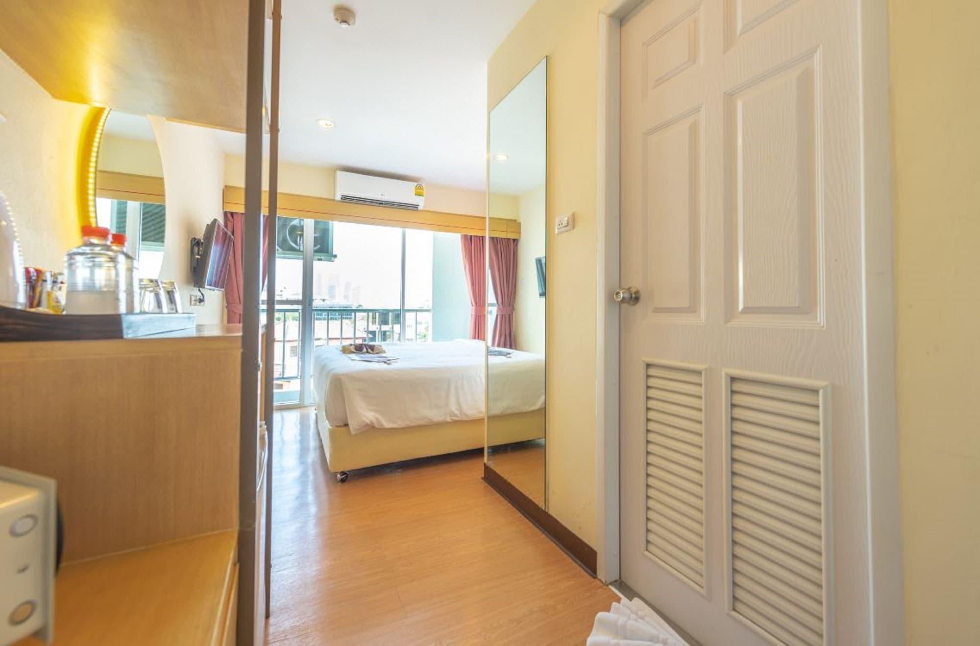 Klean Residence Hotel Bangkok Extérieur photo